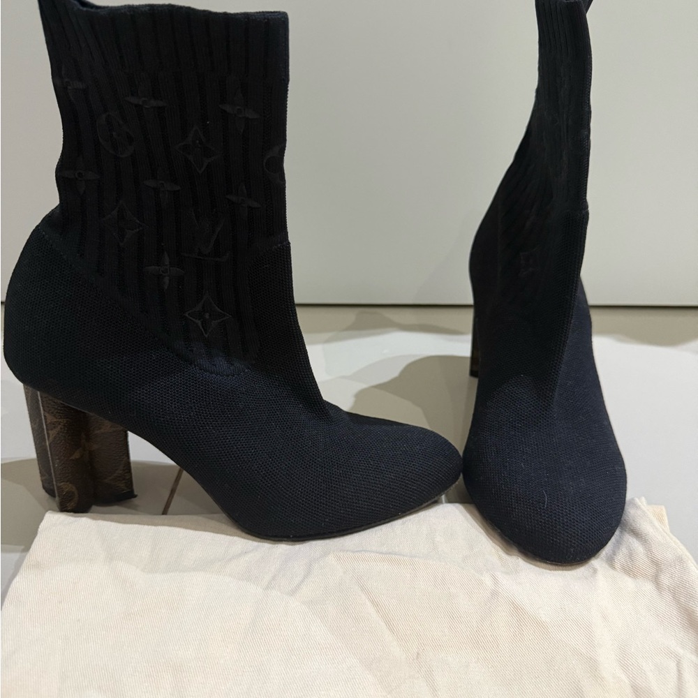 Louis Vuitton Silhouette Ankle Boots - Picture 3 of 4